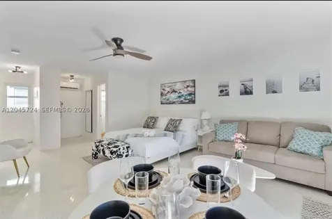 333 Palm Street Hollywood FL 33019