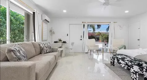 333 Palm Street Hollywood FL 33019