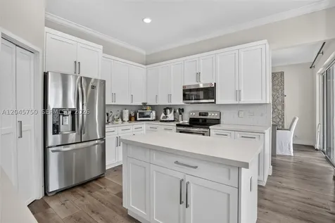 981 Waterside Circle Weston FL 33327