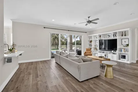 981 Waterside Circle Weston FL 33327