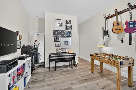 981 Waterside Circle Weston FL 33327