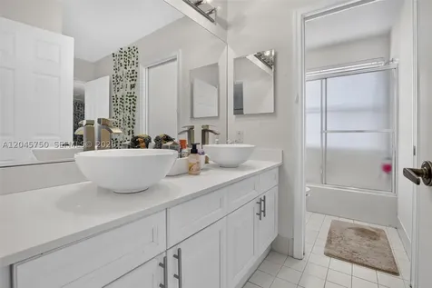 981 Waterside Circle Weston FL 33327