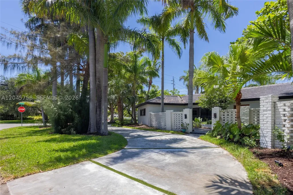 2500 Bayview Drive Fort Lauderdale FL 33305