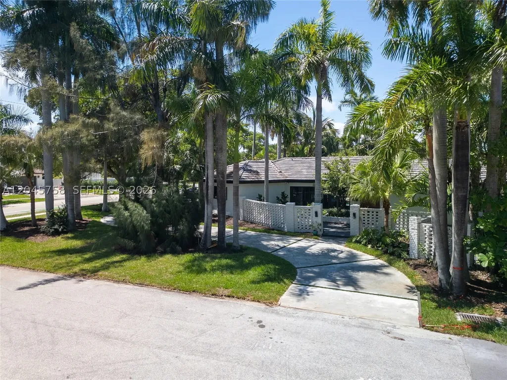 2500 Bayview Drive Fort Lauderdale FL 33305
