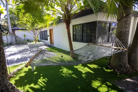 2500 Bayview Drive Fort Lauderdale FL 33305