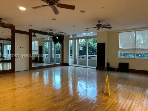 19501 W Country Club Drive Aventura FL 33180