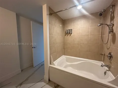 19501 W Country Club Drive Aventura FL 33180