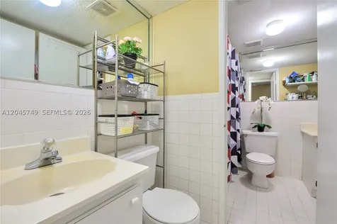 6041 W 24th Avenue Hialeah FL 33016