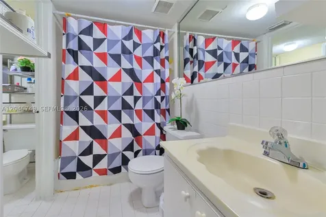 6041 W 24th Avenue Hialeah FL 33016