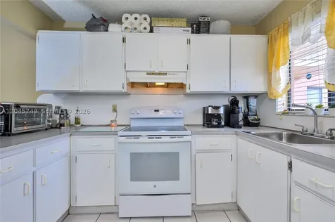 6041 W 24th Avenue Hialeah FL 33016