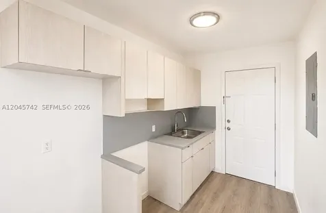 7600 Dickens Avenue Miami Beach FL 33141