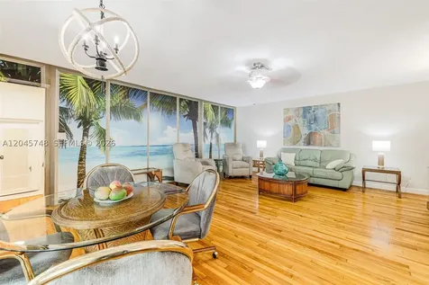 1826 Mckinley Street Hollywood FL 33020