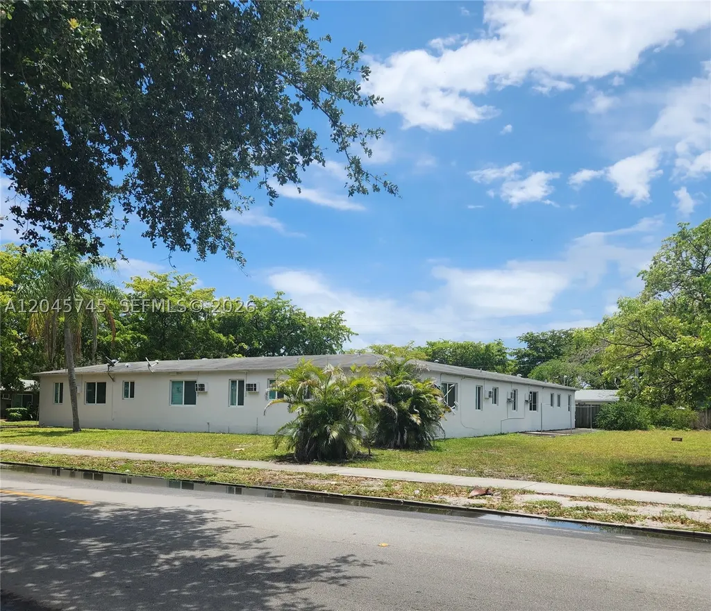 2000 Washington Street Hollywood FL 33020