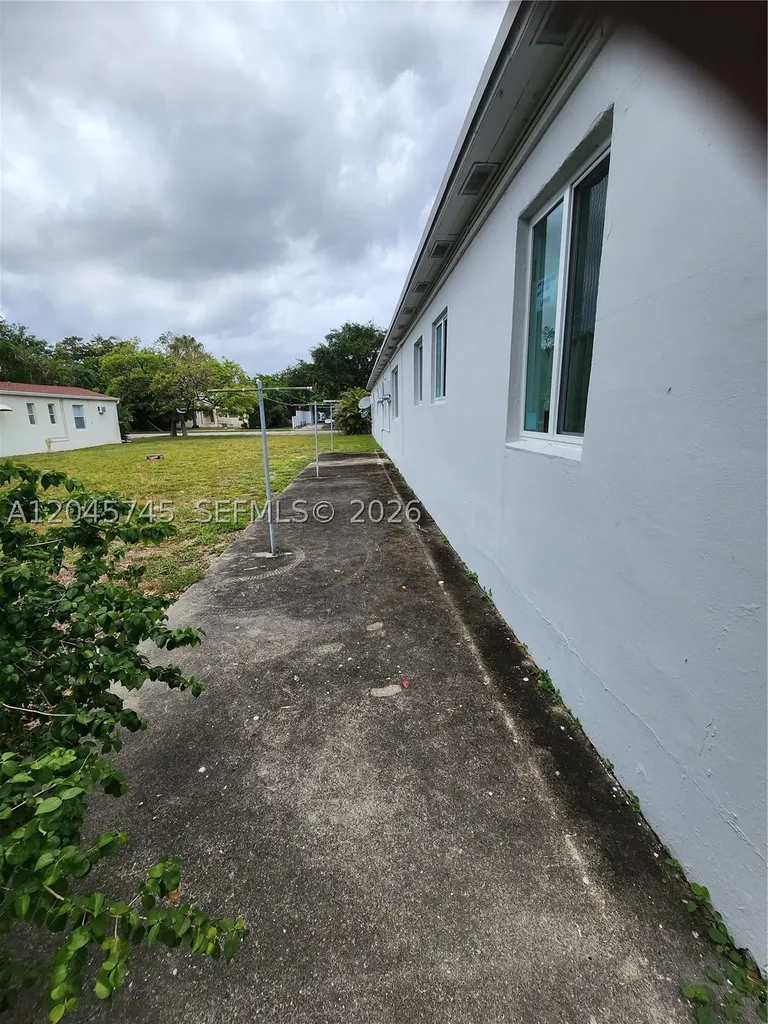 2000 Washington Street Hollywood FL 33020