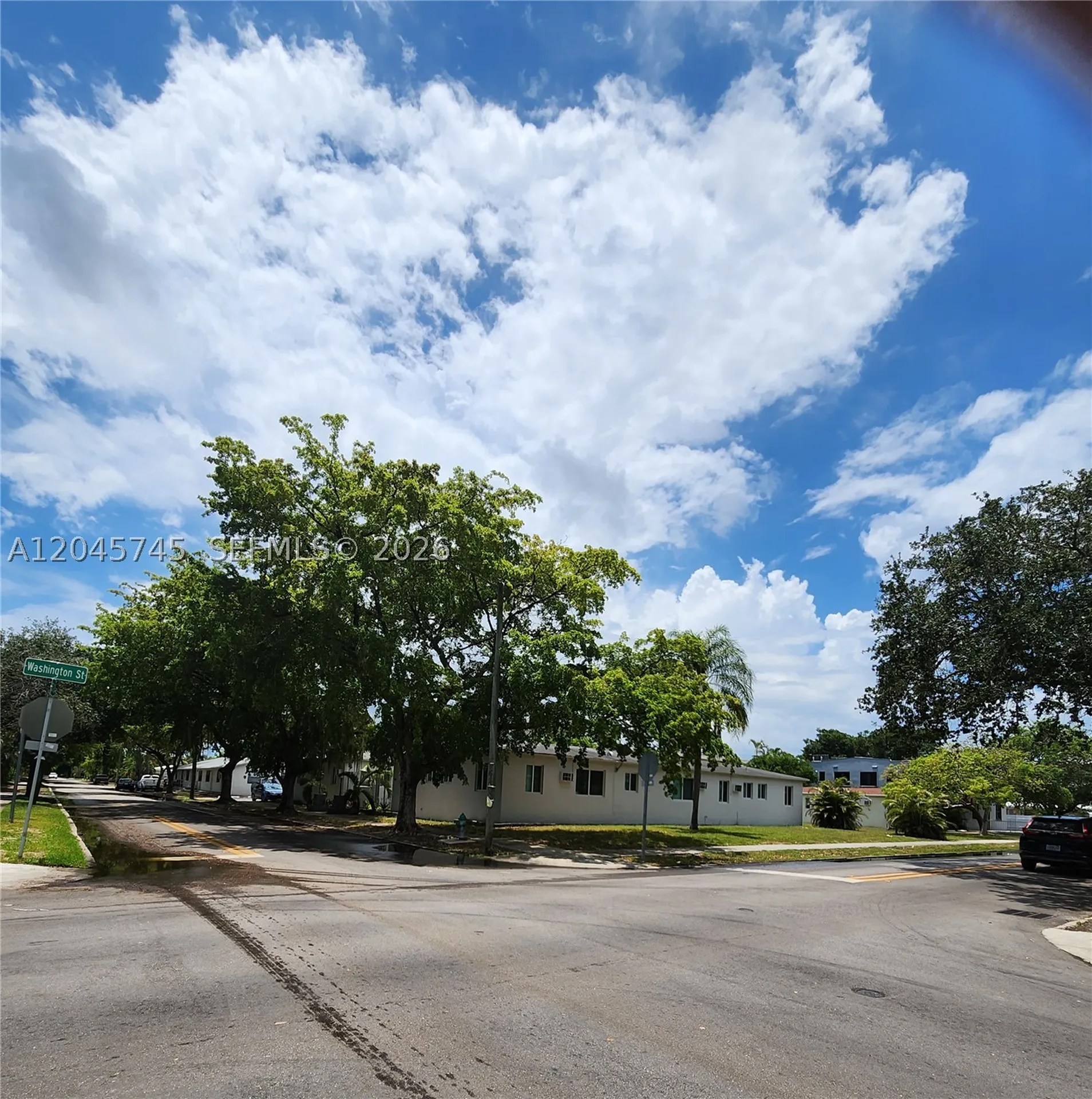 2000 Washington Street Hollywood FL 33020