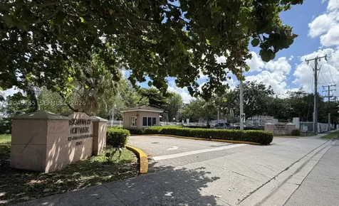 8411 NW 8th Street Miami FL 33126