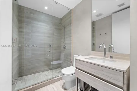 18975 Collins Avenue Sunny Isles Beach FL 33160