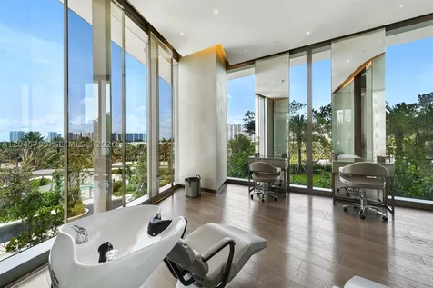 18975 Collins Avenue Sunny Isles Beach FL 33160