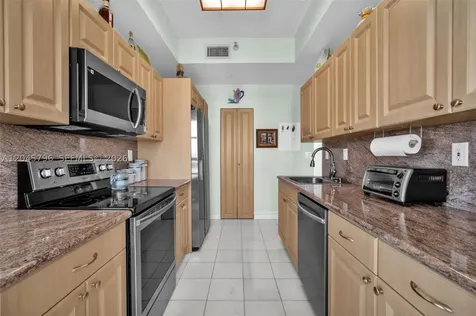 19101 Mystic Pointe Drive Aventura FL 33180