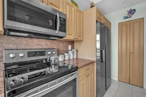 19101 Mystic Pointe Drive Aventura FL 33180