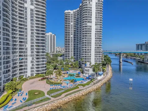 19101 Mystic Pointe Drive Aventura FL 33180