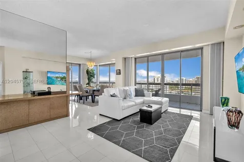 19101 Mystic Pointe Drive Aventura FL 33180