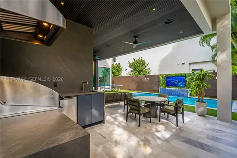 10540 NW 67th Terrace Doral FL 33178