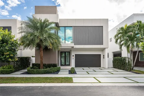 10540 NW 67th Terrace Doral FL 33178