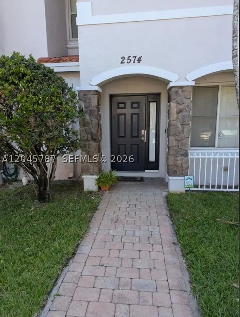 2574 Southwest 82nd Avenue Miramar FL 33025