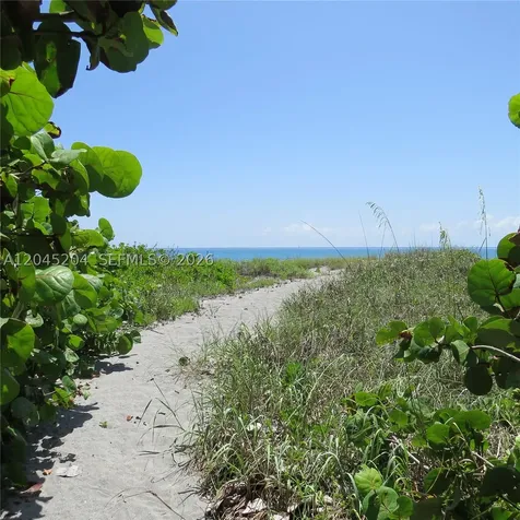 404 S Beach Road Jupiter Island FL 33455