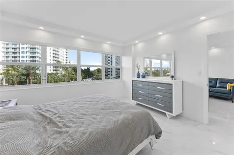 3250 NE 28th Street Fort Lauderdale FL 33308