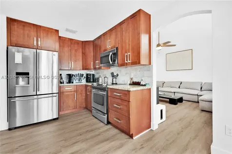 18910 NW 10th Terrace Pembroke Pines FL 33029