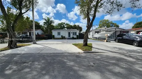 734 W 32nd Street Hialeah FL 33012