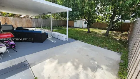 734 W 32nd Street Hialeah FL 33012