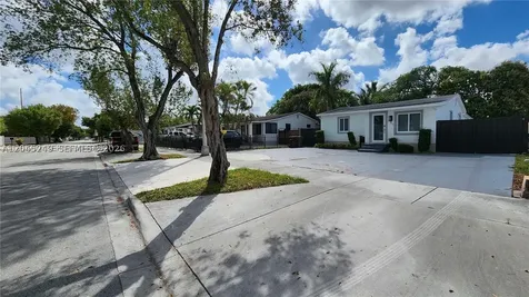 734 W 32nd Street Hialeah FL 33012