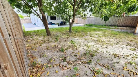 734 W 32nd Street Hialeah FL 33012