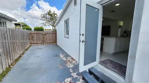 734 W 32nd Street Hialeah FL 33012