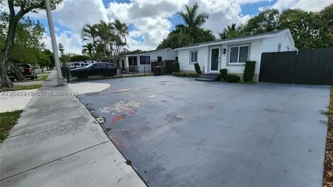 734 W 32nd Street Hialeah FL 33012