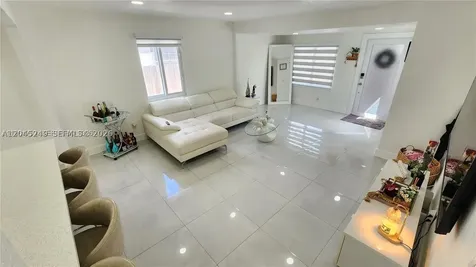 734 W 32nd Street Hialeah FL 33012