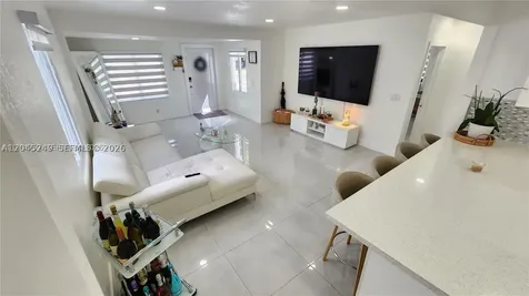 734 W 32nd Street Hialeah FL 33012