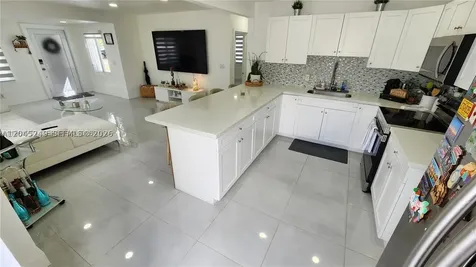 734 W 32nd Street Hialeah FL 33012
