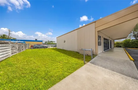 9465 SW 56th Street Miami FL 33165