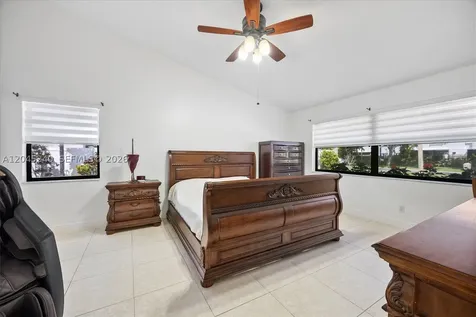 4870 Hawkes Bluff Avenue Davie FL 33331