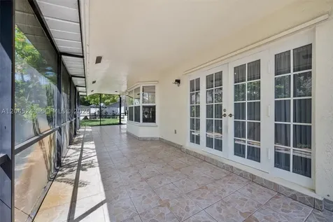 4870 Hawkes Bluff Avenue Davie FL 33331
