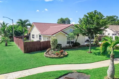 4870 Hawkes Bluff Avenue Davie FL 33331