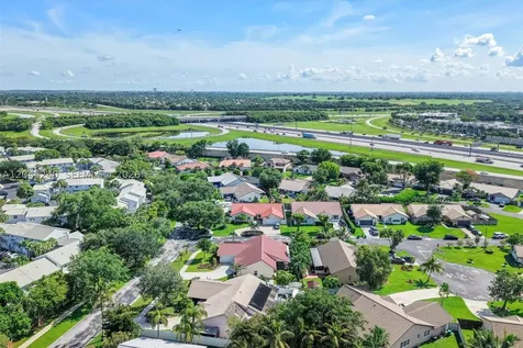 4870 Hawkes Bluff Avenue Davie FL 33331