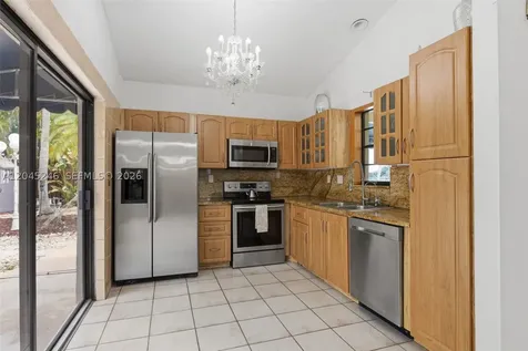 8165 NW 187th Terrace Hialeah FL 33015