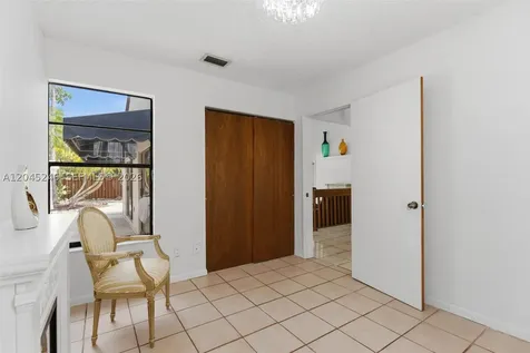 8165 NW 187th Terrace Hialeah FL 33015