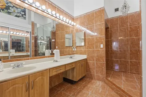 8165 NW 187th Terrace Hialeah FL 33015