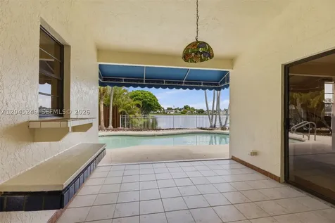 8165 NW 187th Terrace Hialeah FL 33015